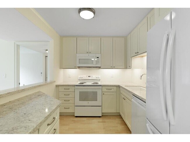 Primary Photo - 1425 W 28th St