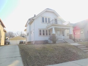 Building Photo - 5923