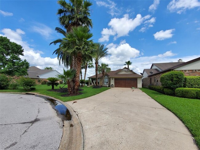 Building Photo - 12628 Pelican Blvd