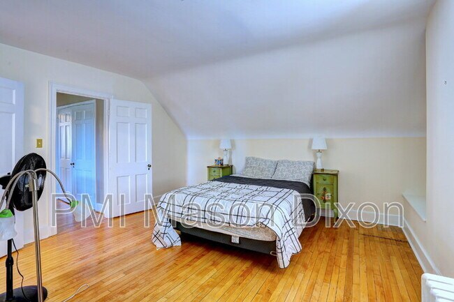 Building Photo - 5304 Springlake Way