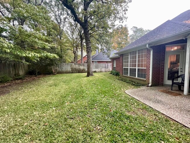 Building Photo - 3308 Oak Knoll Dr