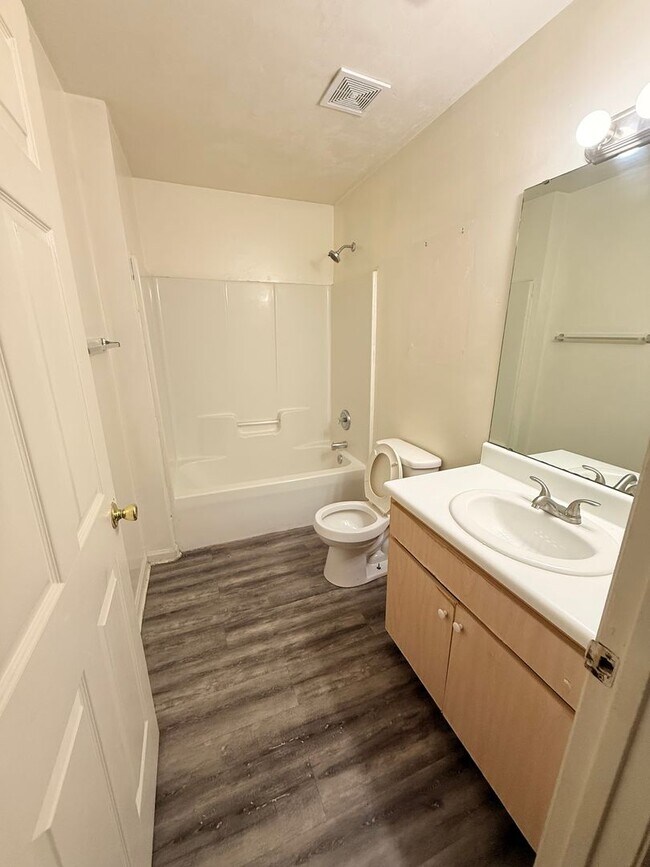 Building Photo - 2285 Hartsfield Rd