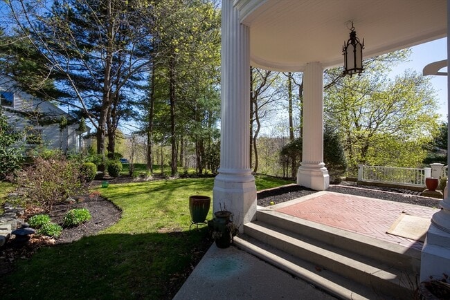 Building Photo - 1401 Great Pond Rd