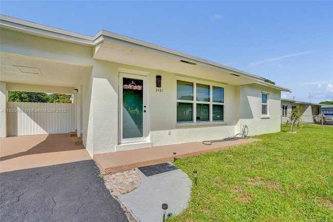 Building Photo - 3431 NW 5th Pl