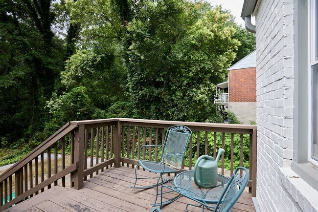Building Photo - Super cute East Atlanta home with secluded...
