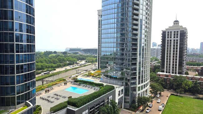 Building Photo - 1201 S Prairie Ave