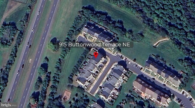 Building Photo - 915 Buttonwood Terrace NE