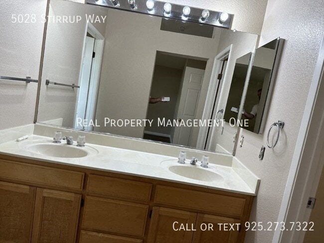 Building Photo - 5028 Stirrup Way