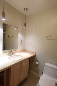 Building Photo - 410 N Civic Dr