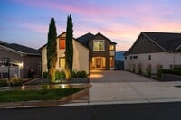 Building Photo - 4334 Vineyard Terrace