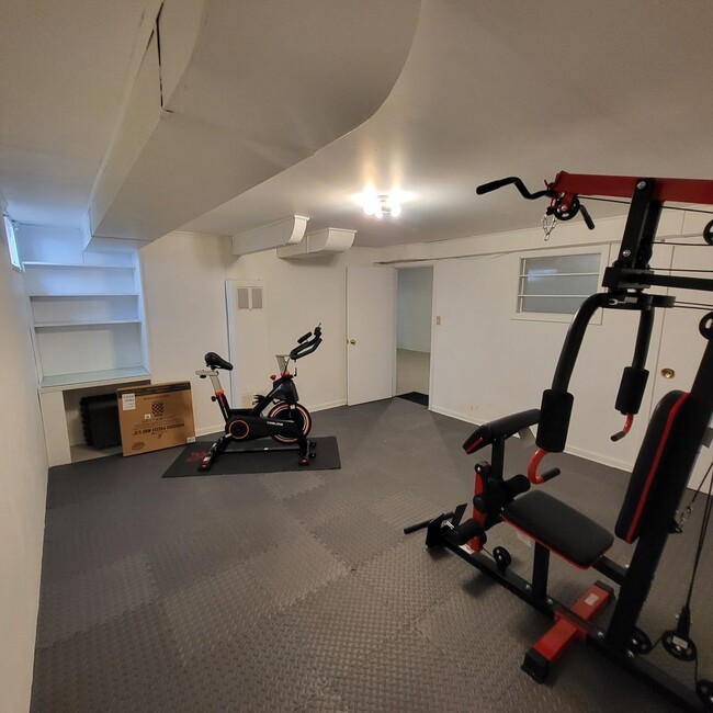 Building Photo - Cozy & Fully Furnished 1-Bedroom Near Sanf...