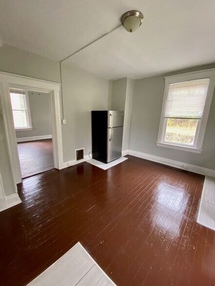 Building Photo - 3927 Cass Ave