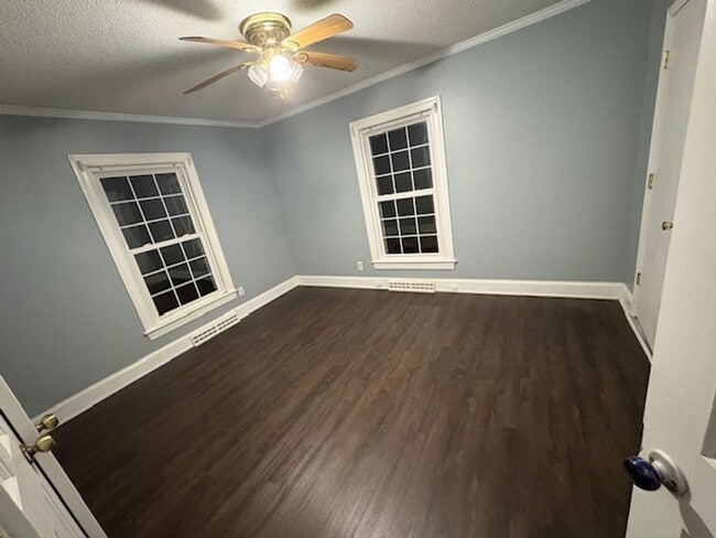 Building Photo - 2807 Westbrooke Dr