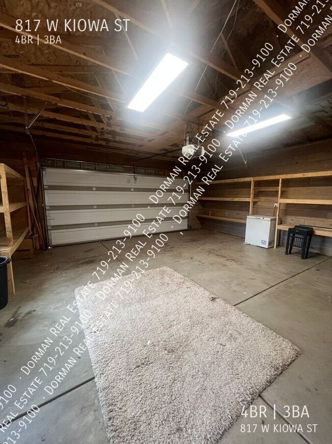 Building Photo - 817 W Kiowa St