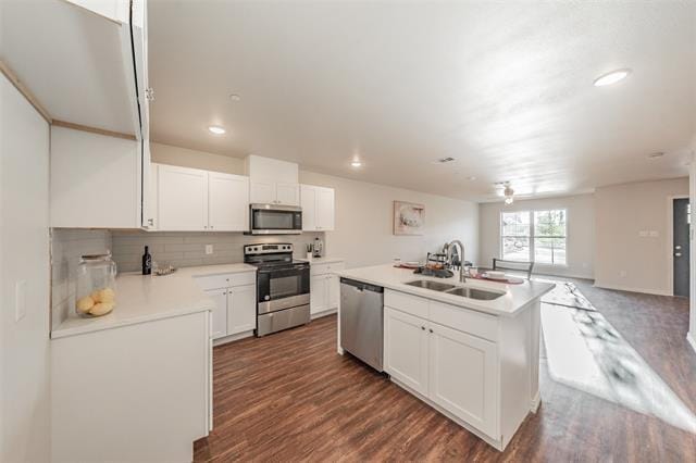 Building Photo - 6215 Roby Dr