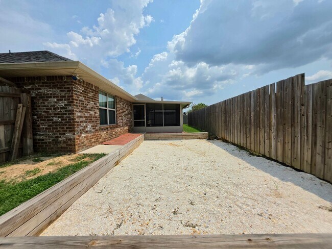 Building Photo - 14645 Birkdale Dr