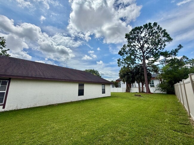 Building Photo - Cute 3/2 Townhome in Winter Park - close t...