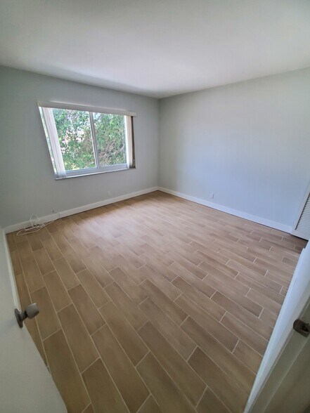 Building Photo - 3652 SW 60th Ter