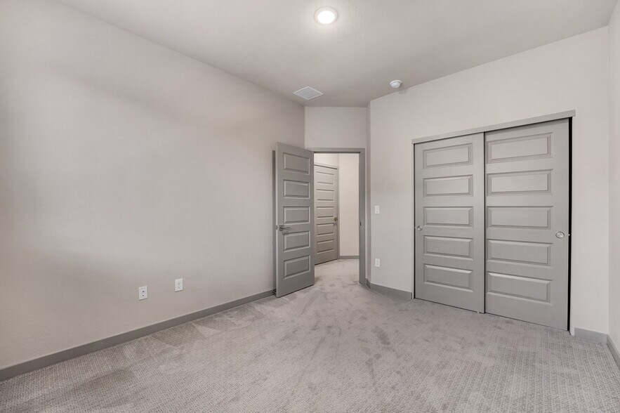 Building Photo - 6388 Nelson Ct