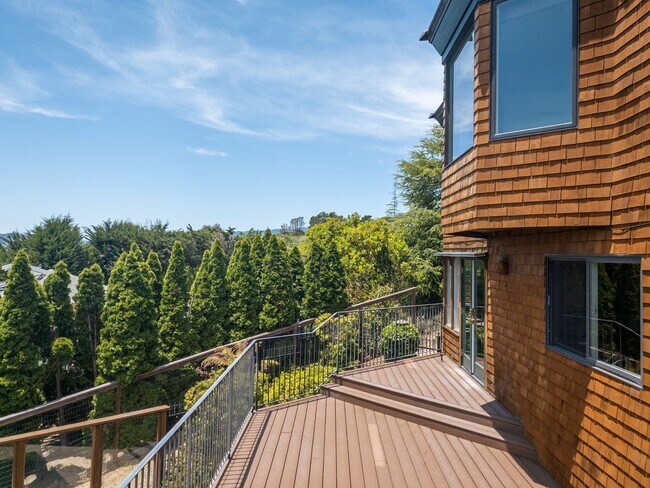 Building Photo - 27 Meadow Hill Dr
