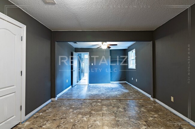 Building Photo - Newly Remodeled 3 Bd / 1 Ba in Moss Point