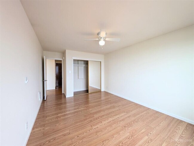 Building Photo - 60 Parkridge Dr