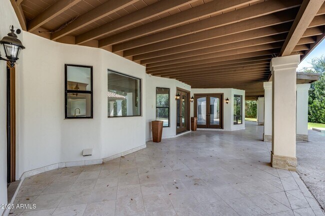 Building Photo - 8303 N 61st Pl