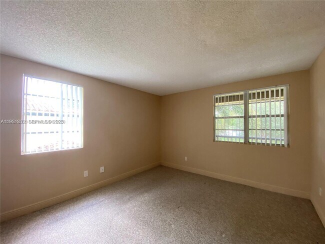 Building Photo - 1259 SW 46th Ave