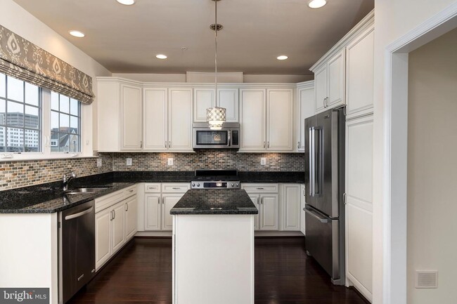 Building Photo - 115 Meridian Ln