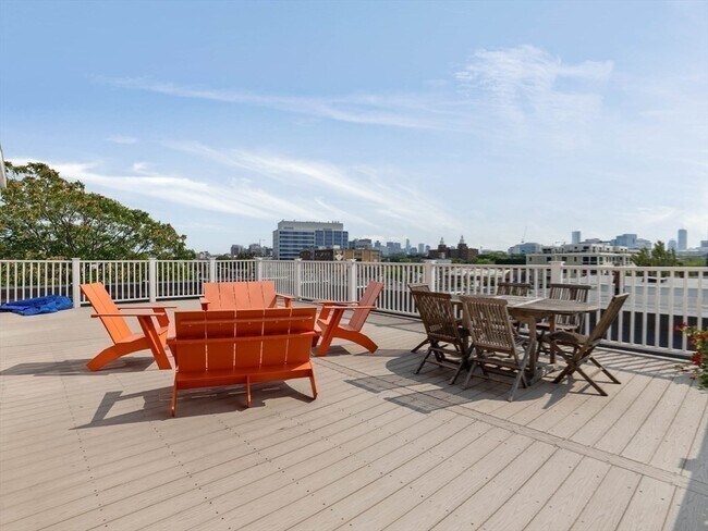 Building Photo - 70 Prospect St