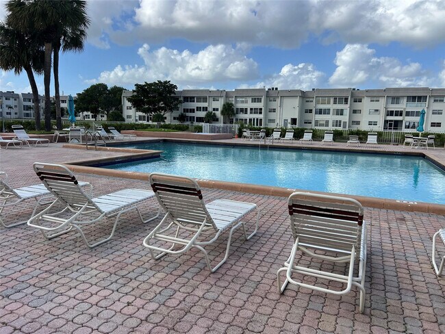 Building Photo - 8135 Sunrise Lakes Blvd