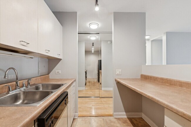 Building Photo - 535 N Michigan Ave