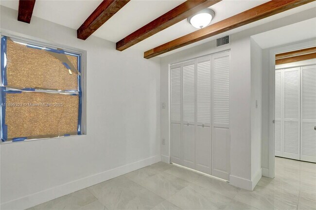 Building Photo - 2501 NW 21st Ave