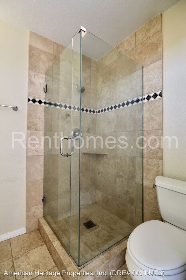 Building Photo - 4 br, 2 bath House - 3915 Broadlawn Street