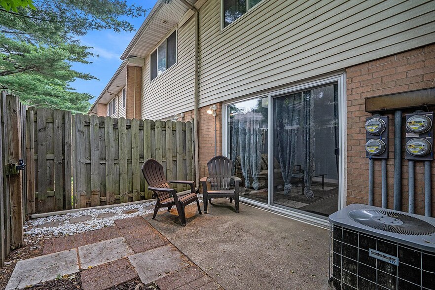 Building Photo - 3567 Kenbrooke Ct