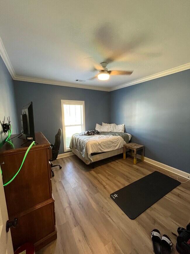 Building Photo - 837 Longleaf Circle-