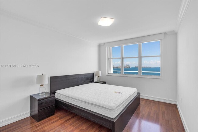 Building Photo - 800 Claughton Island Dr