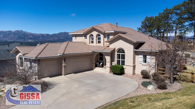 Building Photo - This stunning six-bedroom, three-and-a-hal...