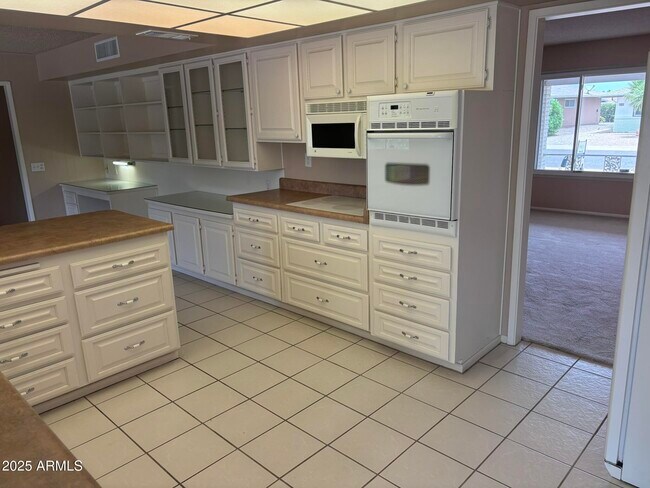 Building Photo - 18002 N 135th Dr