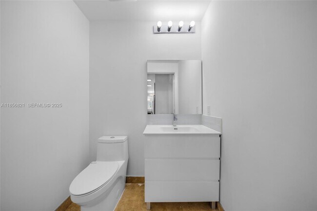 Building Photo - 3030 NE 188th St