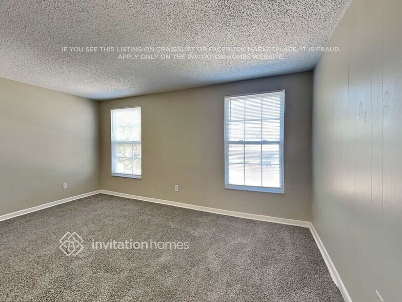 Building Photo - 16105 Sagebrush Rd