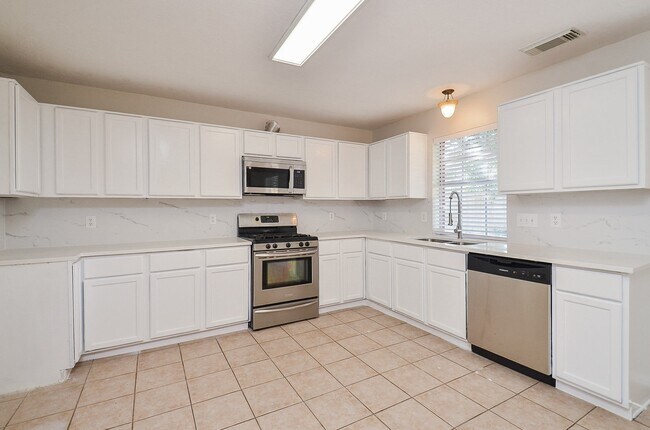 Building Photo - 3027 Texas Oak Dr