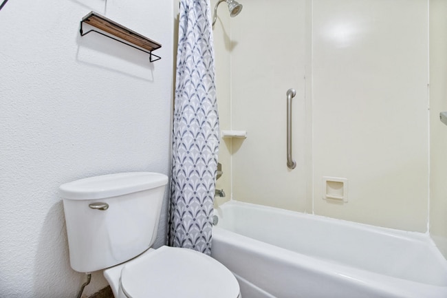 Building Photo - 2032 NE Evangeline Thruway