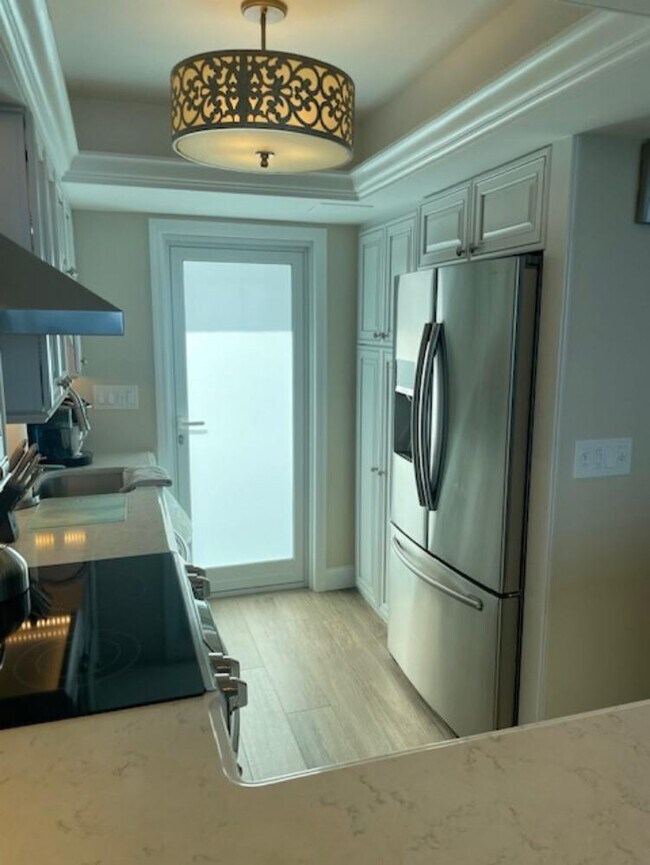 Building Photo - 333 NE 21st Ave