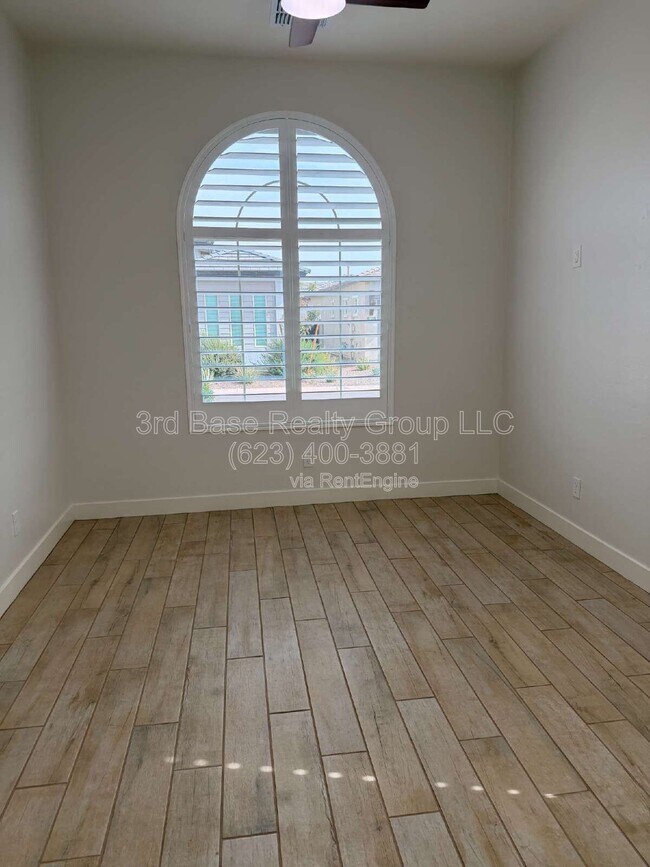 Building Photo - 20363 W Sells Dr