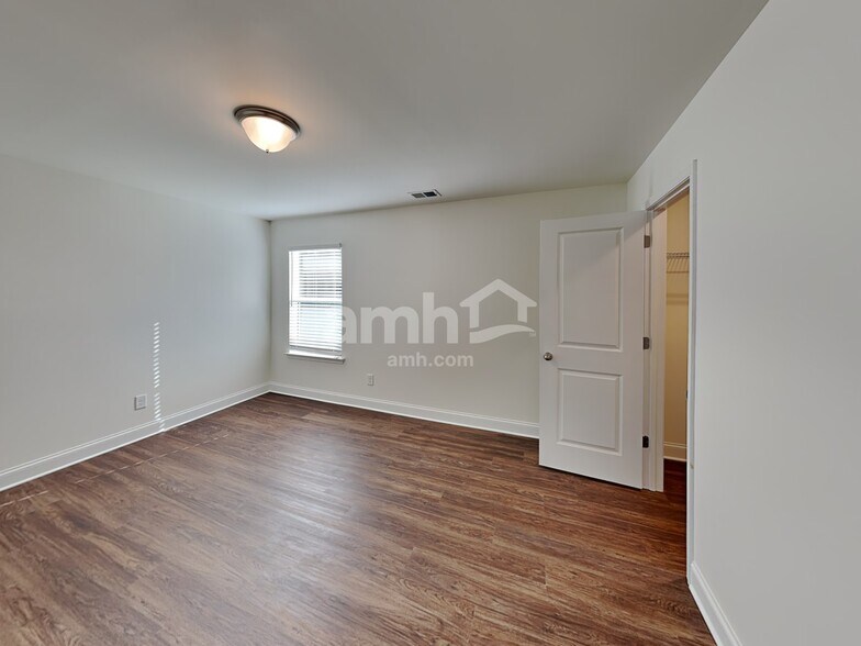 Building Photo - 6205 Bridlewood Ln