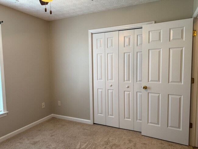 Building Photo - Sweet Home in Tucker Creek Estates
