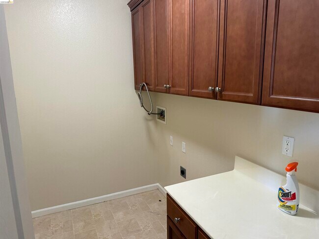 Building Photo - 5107 Fern Ridge Cir