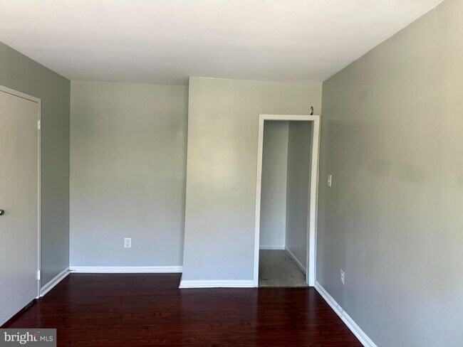 Building Photo - 8766 Walutes Cir