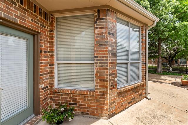 Building Photo - 2404 Windgate Dr